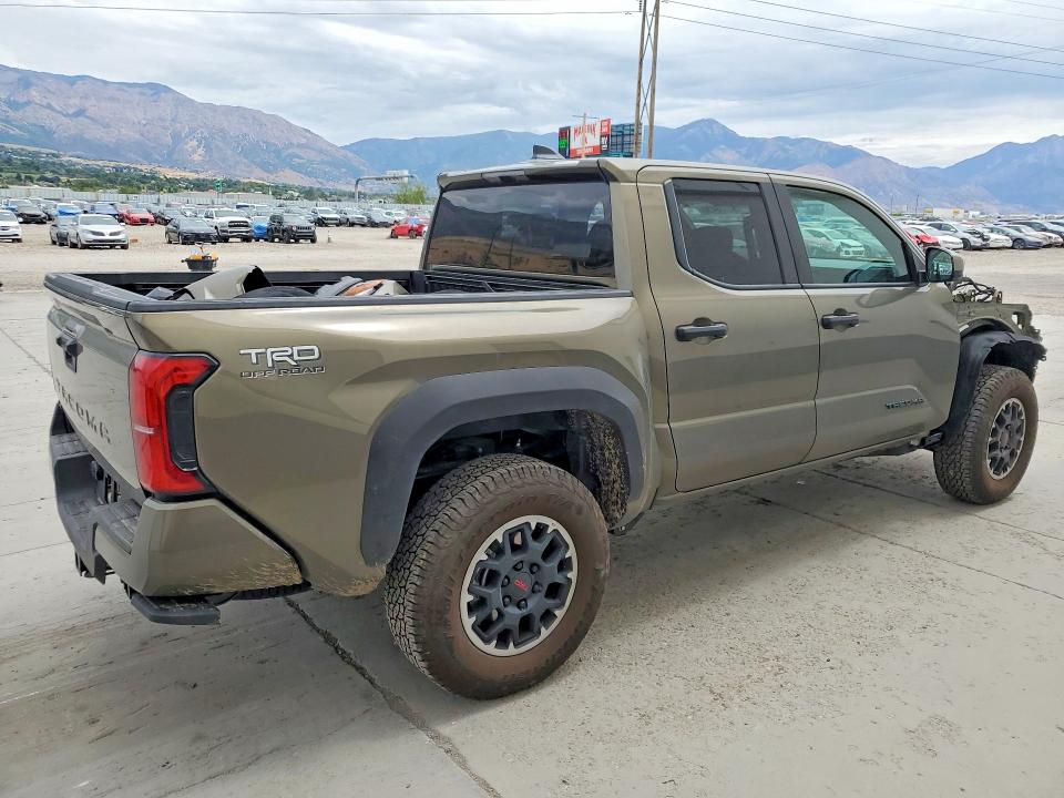 Photo 3 from auction – 2026 TOYOTA TACOMA with VIN 3TMLB5JNXTM243962