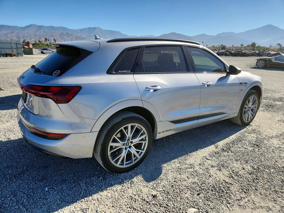 Photo 3 from auction – 2021 AUDI E-TRON with VIN WA1VABGEXMB010720