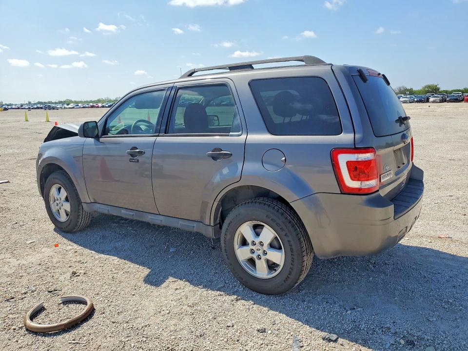 Photo 2 from auction – 2010 FORD ESCAPE with VIN 1FMCU0D72AKD39577