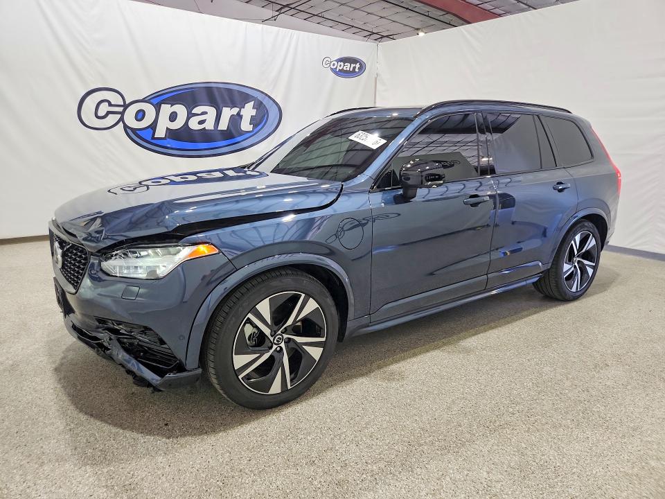 2022 VOLVO XC90