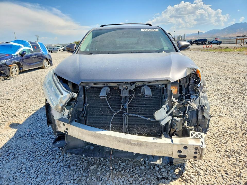 Photo 5 from auction – 2018 TOYOTA HIGHLANDER with VIN 5TDBZRFH3JS499343