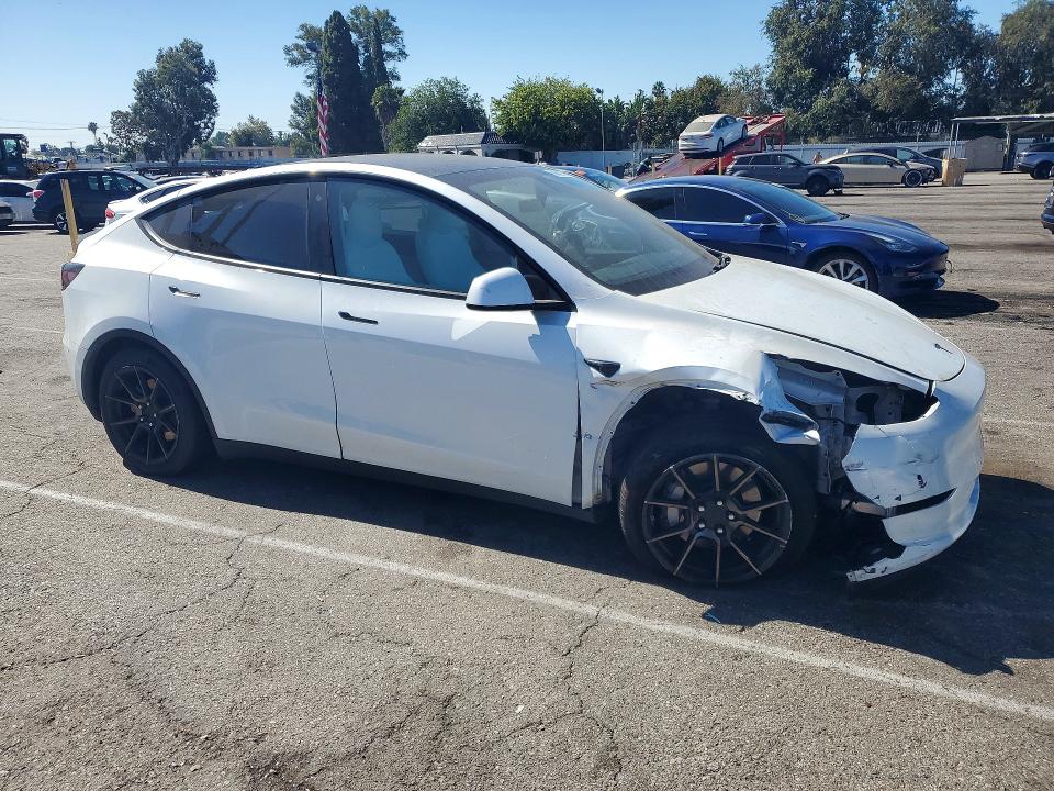 Zdjęcie 4 z aukcji – 2020 TESLA MODEL Y z VIN 5YJYGDEE9LF049469