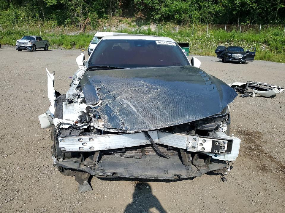 Photo 5 from auction – 2017 LEXUS IS with VIN JTHBA1D22H5039211
