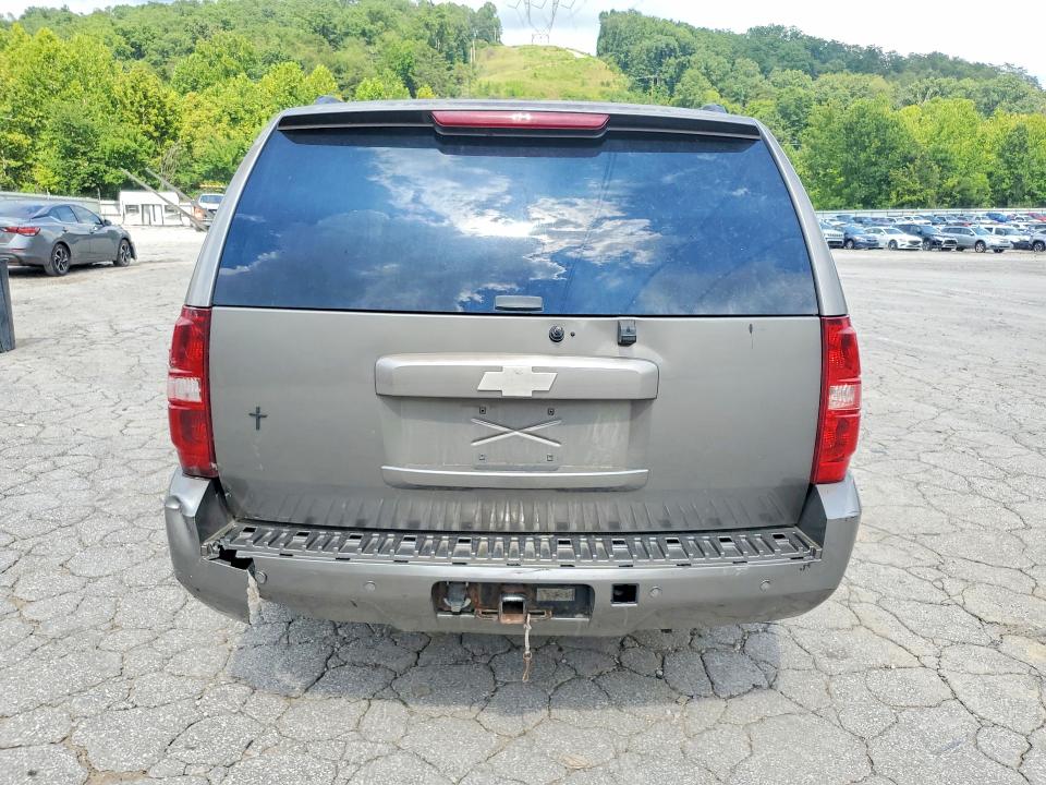 Photo 6 from auction – 2007 CHEVROLET SUBURBAN with VIN 1GNFK16317J367996