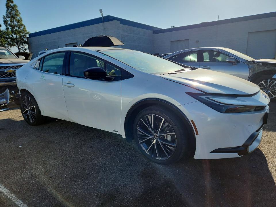 Photo 4 from auction – 2023 TOYOTA PRIUS with VIN JTDADABU7P3005039