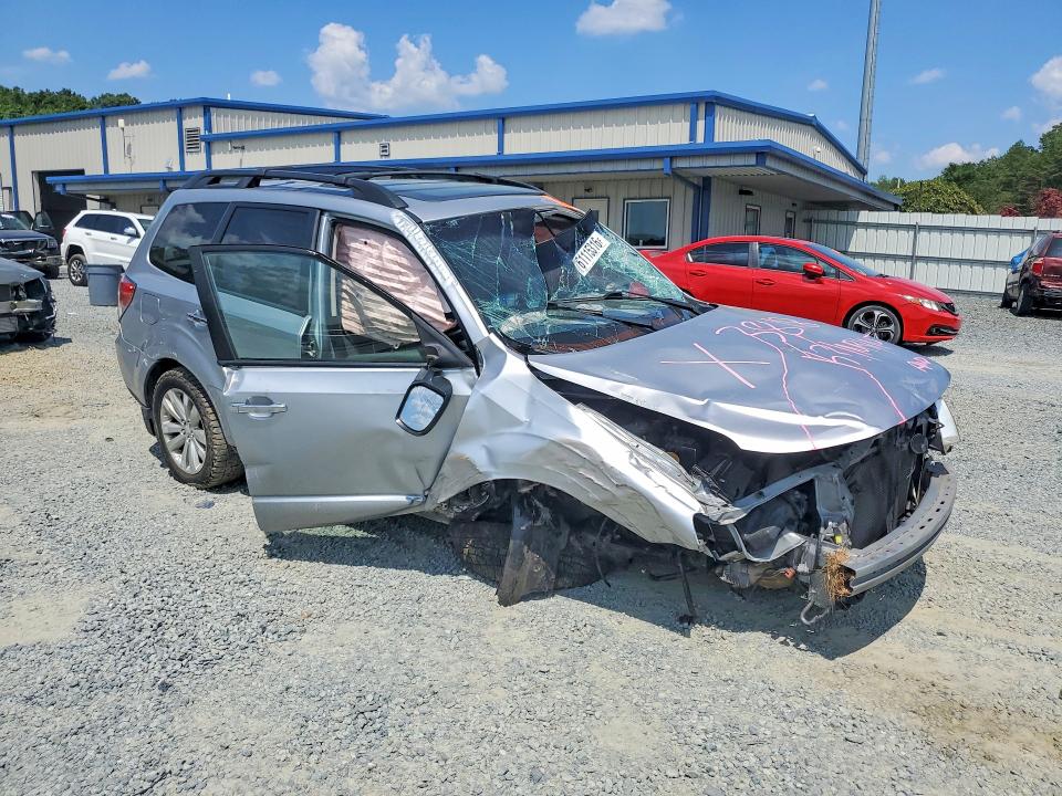 Photo 4 from auction – 2013 SUBARU FORESTER with VIN JF2SHADC0DH443818