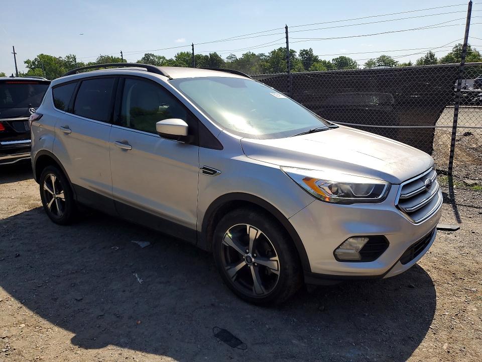 Photo 4 from auction – 2018 FORD ESCAPE with VIN 1FMCU0HD8JUD14719