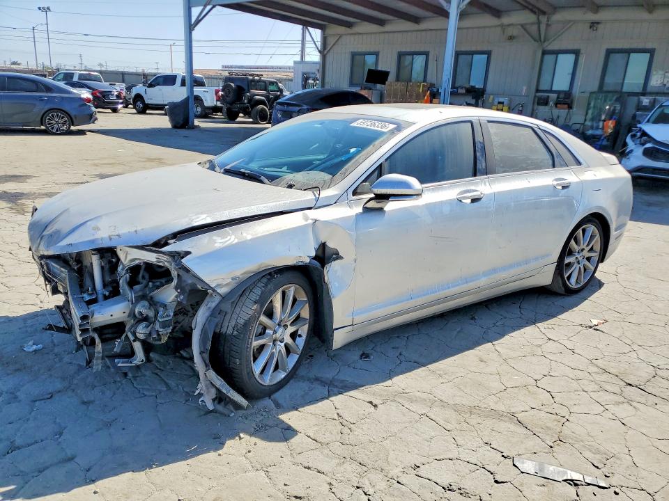 LINCOLN MKZ 2015 مع رقم تعريف المركبة 3LN6L2LU3FR612774 - صورة من المزاد