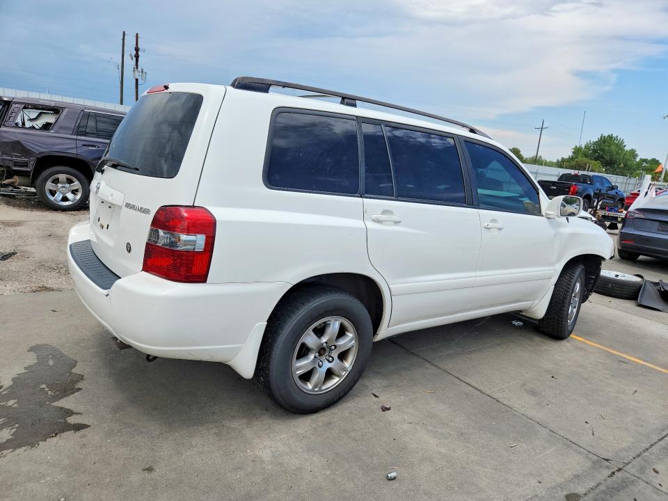 Photo 3 from auction – 2004 TOYOTA HIGHLANDER with VIN JTEEP21A940060106