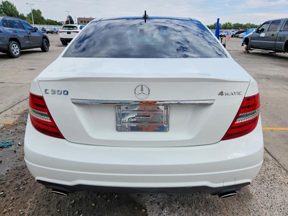Photo 6 from auction – 2013 MERCEDES-BENZ C with VIN WDDGF8AB3DA878894