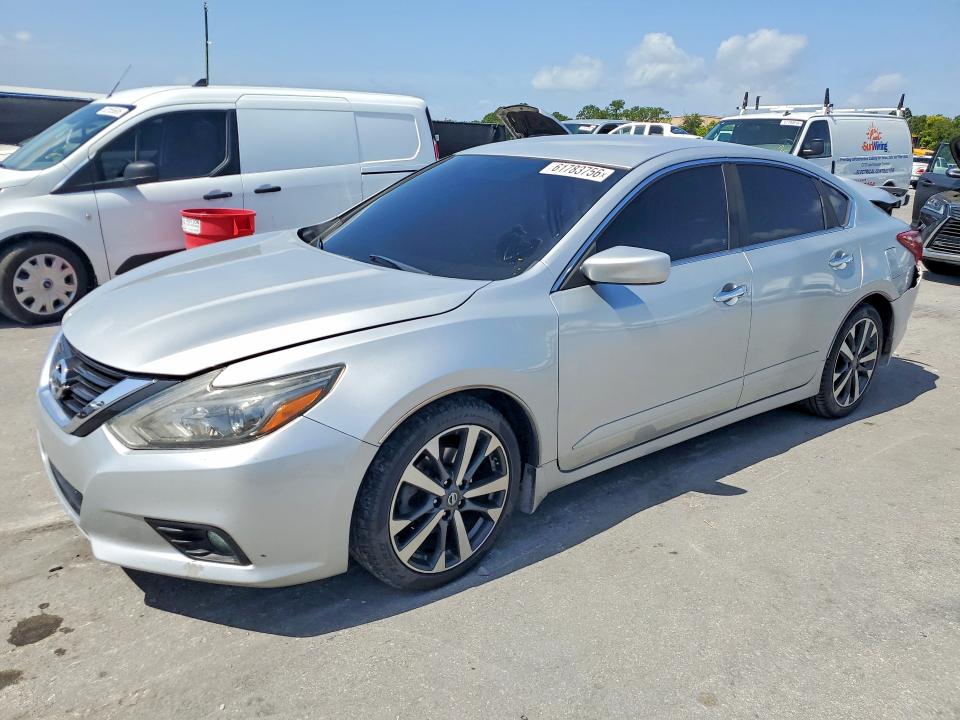 NISSAN ALTIMA 2017 с VIN 1N4AL3AP8HC275155 - Снимка от търг