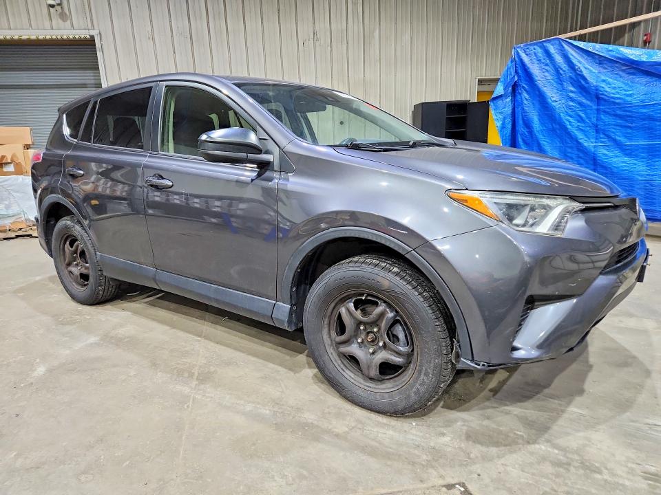 Photo 4 from auction – 2018 TOYOTA RAV4 with VIN JTMBFREV2JJ215035