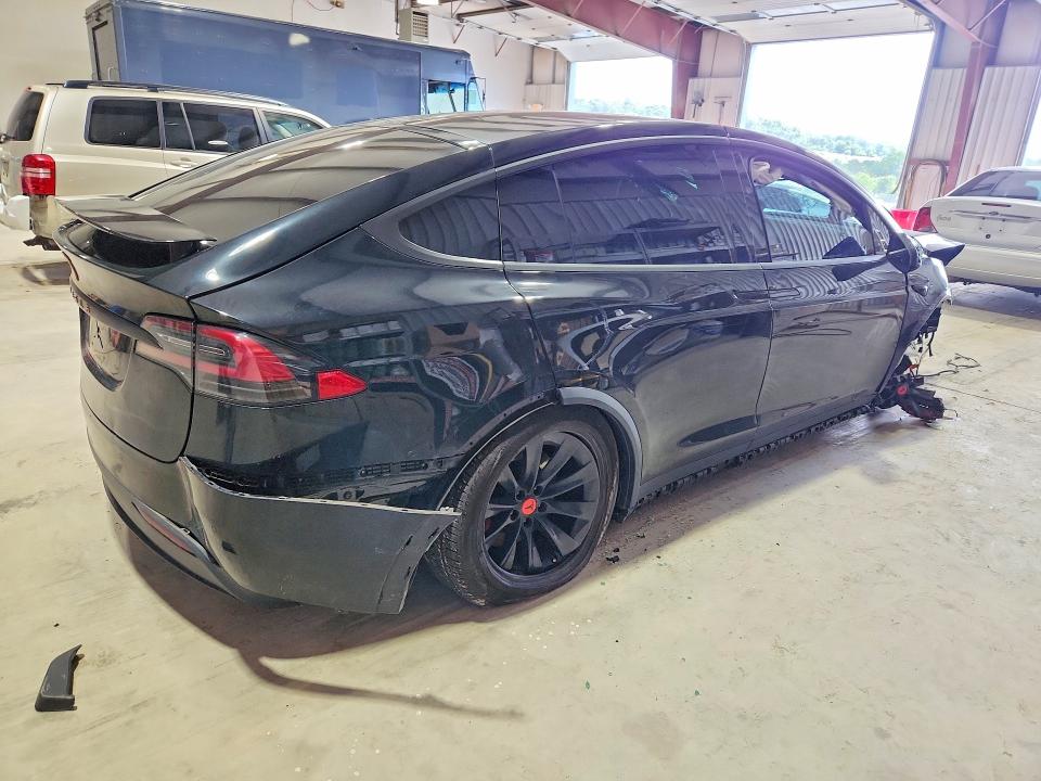Photo 3 from auction – 2019 TESLA MODEL X with VIN 5YJXCDE21KF181993