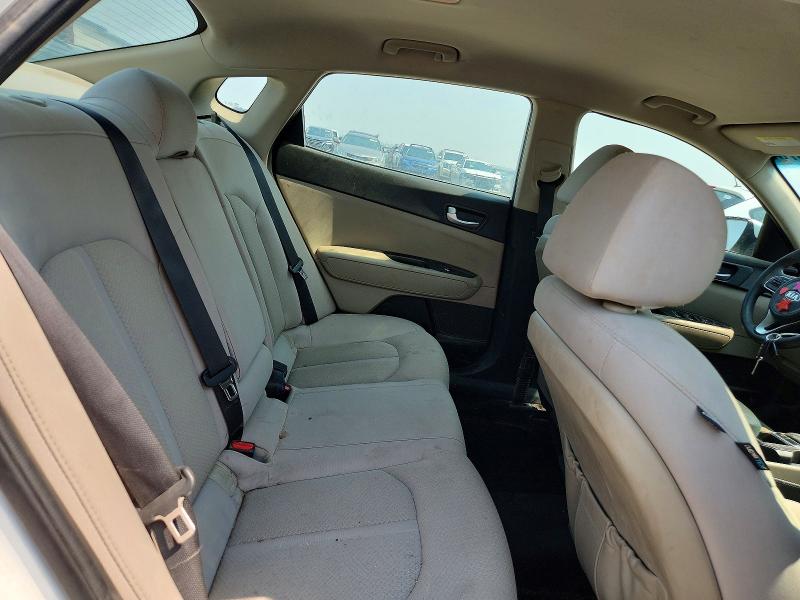 Photo 10 from auction – 2018 KIA OPTIMA with VIN 5XXGT4L38JG229304