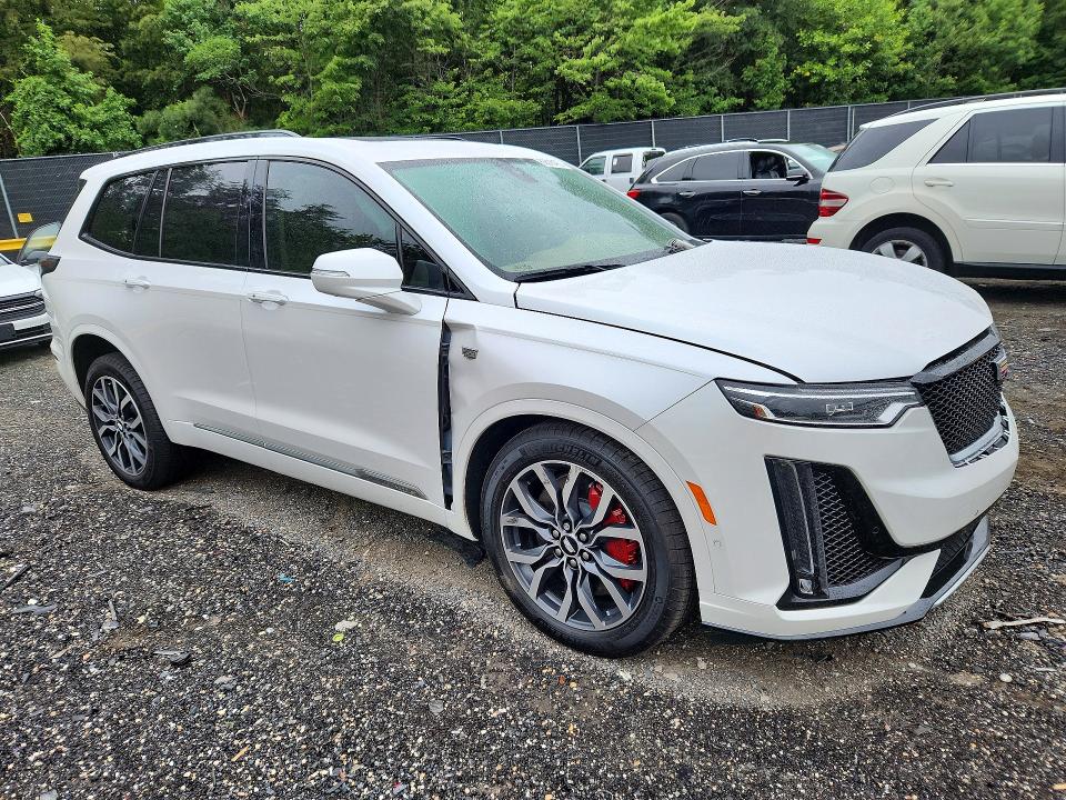 Photo 4 from auction – 2025 CADILLAC XT6 with VIN 1GYKPHRSXSZ158328