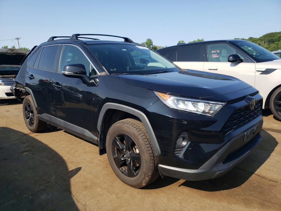 Photo 4 from auction – 2021 TOYOTA RAV4 with VIN 2T3W1RFV4MC133622