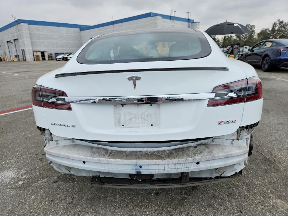 Photo 6 from auction – 2016 TESLA MODEL S with VIN 5YJSA1E47GF145197