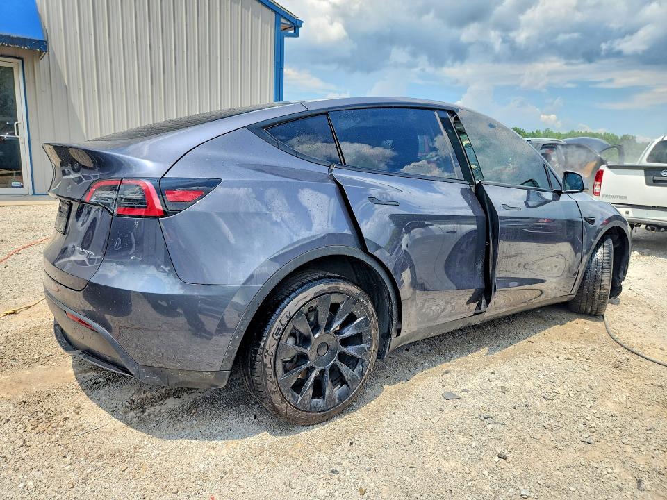 Photo 3 from auction – 2023 TESLA MODEL Y with VIN 7SAYGDEE3PF869779