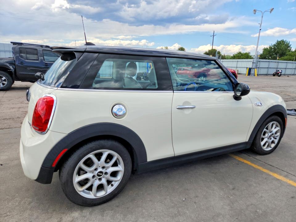 Photo 3 from auction – 2016 MINI COOPER with VIN WMWXP7C50G2C60925