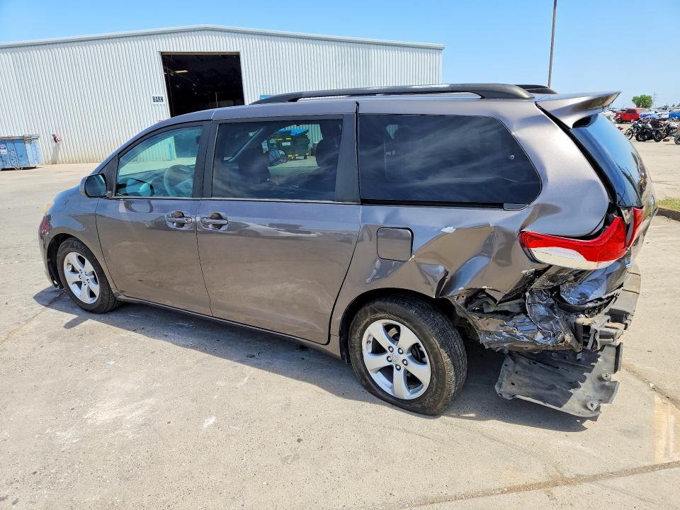Photo 2 from auction – 2013 TOYOTA SIENNA with VIN 5TDKK3DC4DS340571