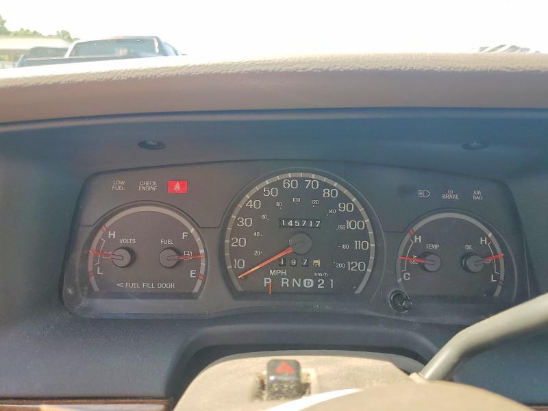 Photo 9 from auction – 2002 FORD CROWN VICTORIA with VIN 2FAFP74W72X131286