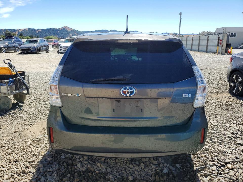 Photo 6 from auction – 2013 TOYOTA PRIUS V with VIN JTDZN3EU8D3263427
