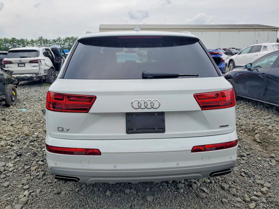 Photo 6 from auction – 2018 AUDI Q7 with VIN WA1AHAF77JD019995