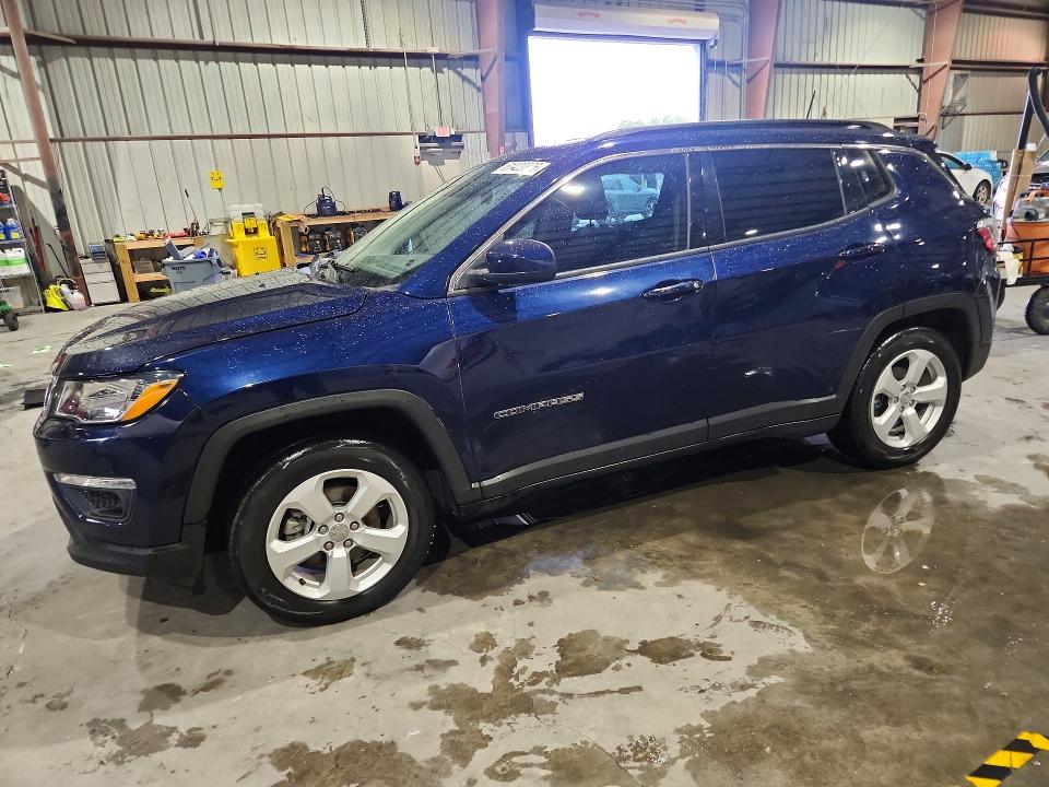 JEEP COMPASS 2019 with VIN 3C4NJCBB6KT692323 - Photo from auction
