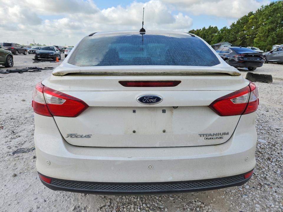 Photo 6 from auction – 2014 FORD FOCUS with VIN 1FADP3J21EL349100