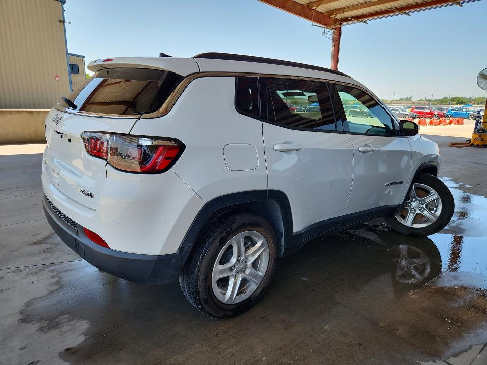 Photo 3 from auction – 2023 JEEP COMPASS with VIN 3C4NJDBN0PT561671