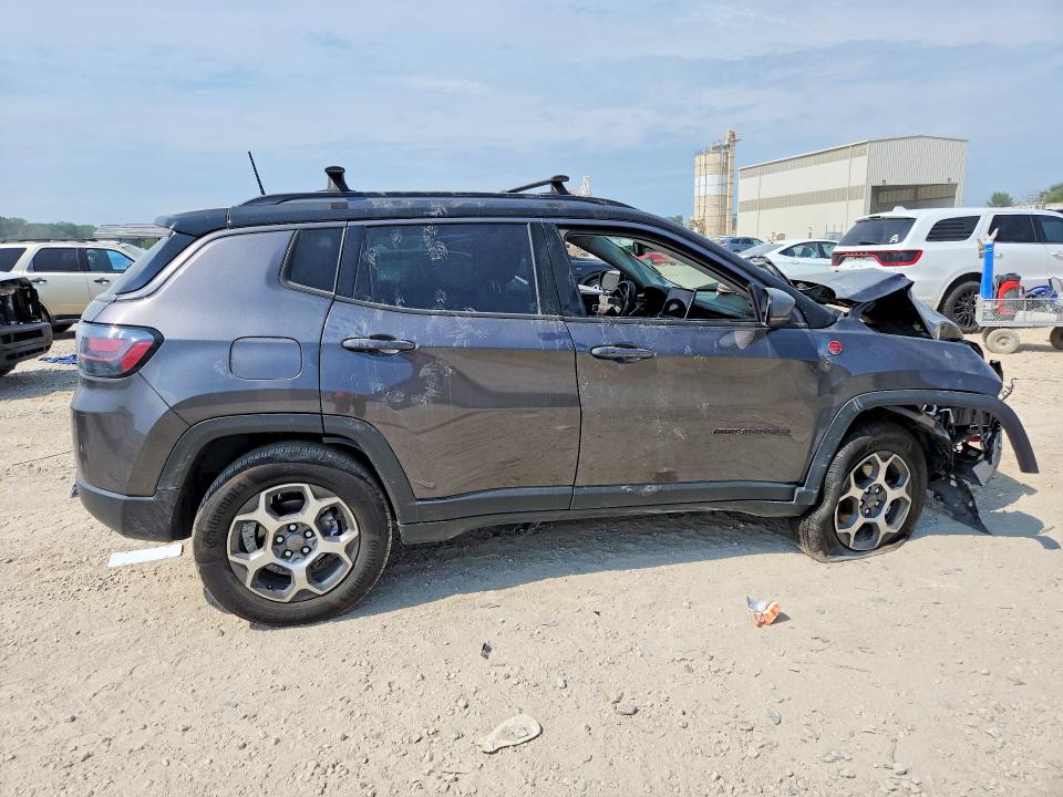 Photo 3 from auction – 2022 JEEP COMPASS with VIN 3C4NJDDB2NT156931