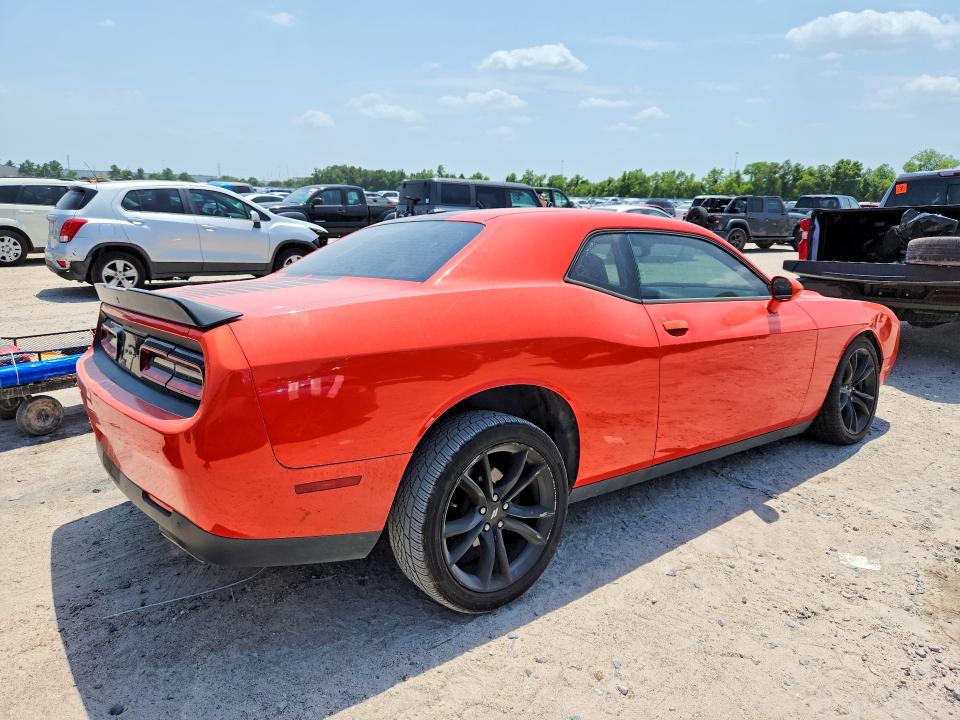 Photo 3 from auction – 2017 DODGE CHALLENGER with VIN 2C3CDZAG3HH527527