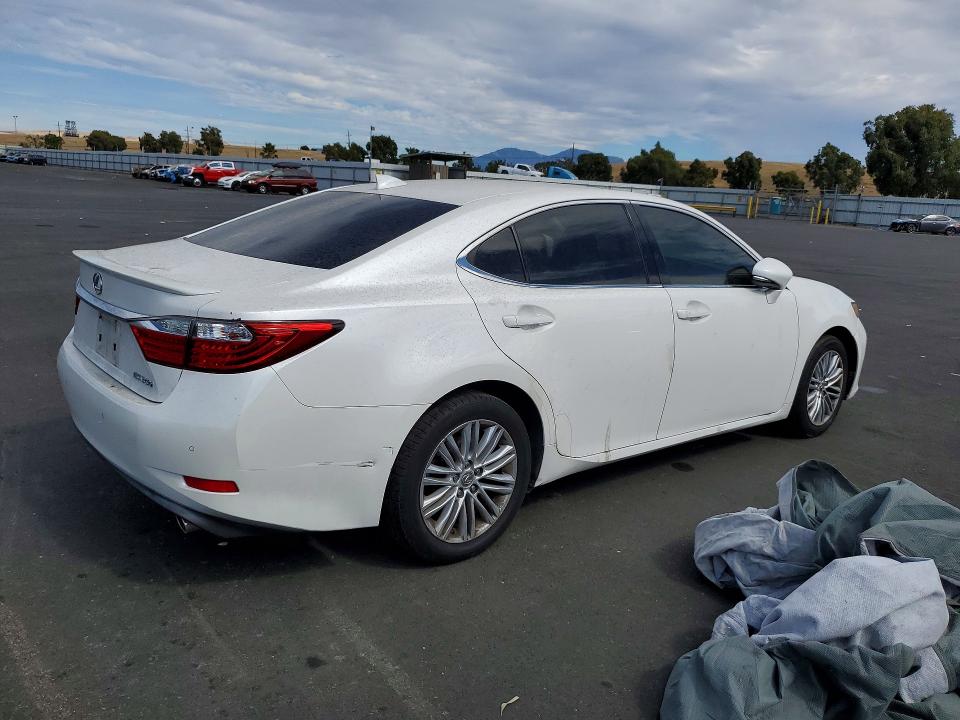 Photo 3 from auction – 2015 LEXUS ES with VIN JTHBK1GG0F2206054