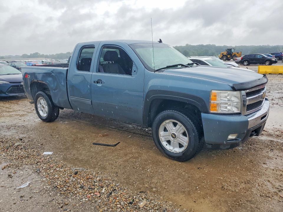 Photo 4 from auction – 2011 CHEVROLET SILVERADO with VIN 1GCRKSE33BZ303479