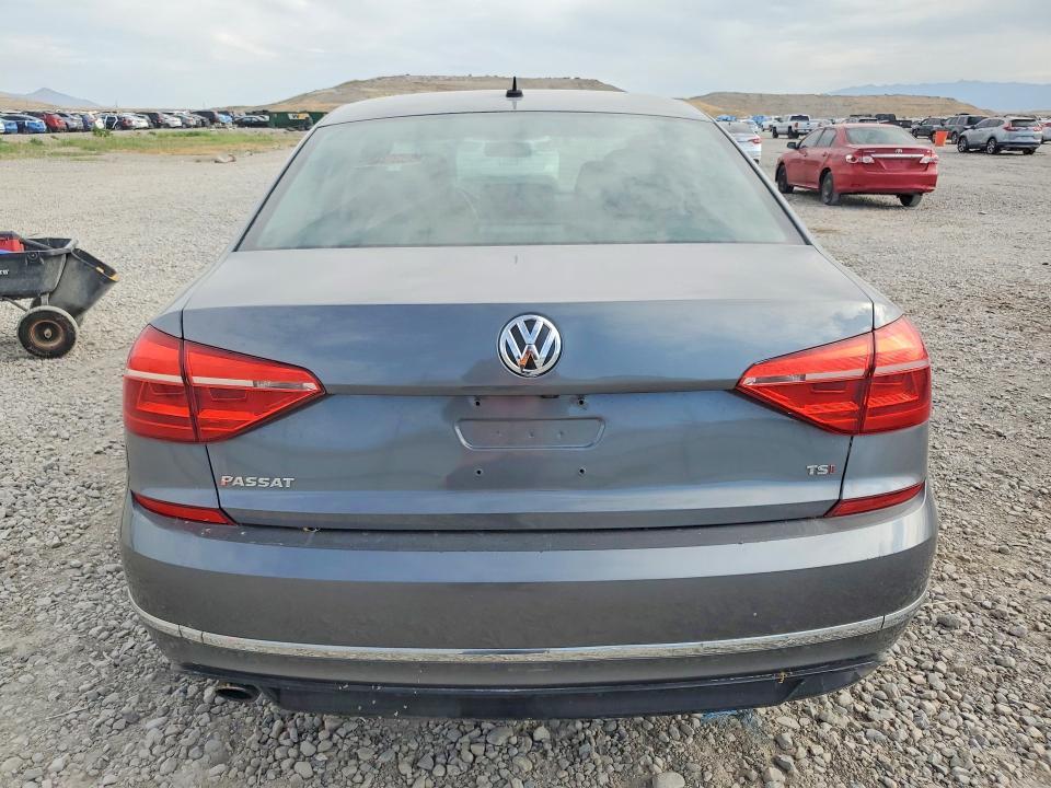 Photo 6 from auction – 2016 VOLKSWAGEN PASSAT with VIN 1VWAT7A3XGC051122