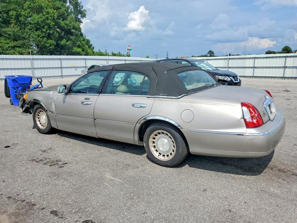 Photo 2 from auction – 2001 LINCOLN TOWN CAR with VIN 1LNHM81W31Y632823