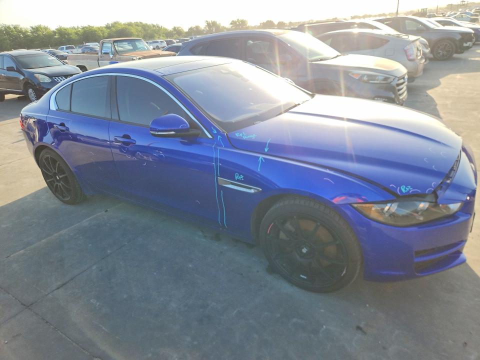 Фото 4 с аукциона – 2017 JAGUAR XE с VIN SAJAJ4BV3HA974208