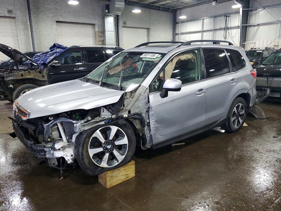 SUBARU FORESTER 2018 with VIN JF2SJARC3JH419246 - Photo from auction
