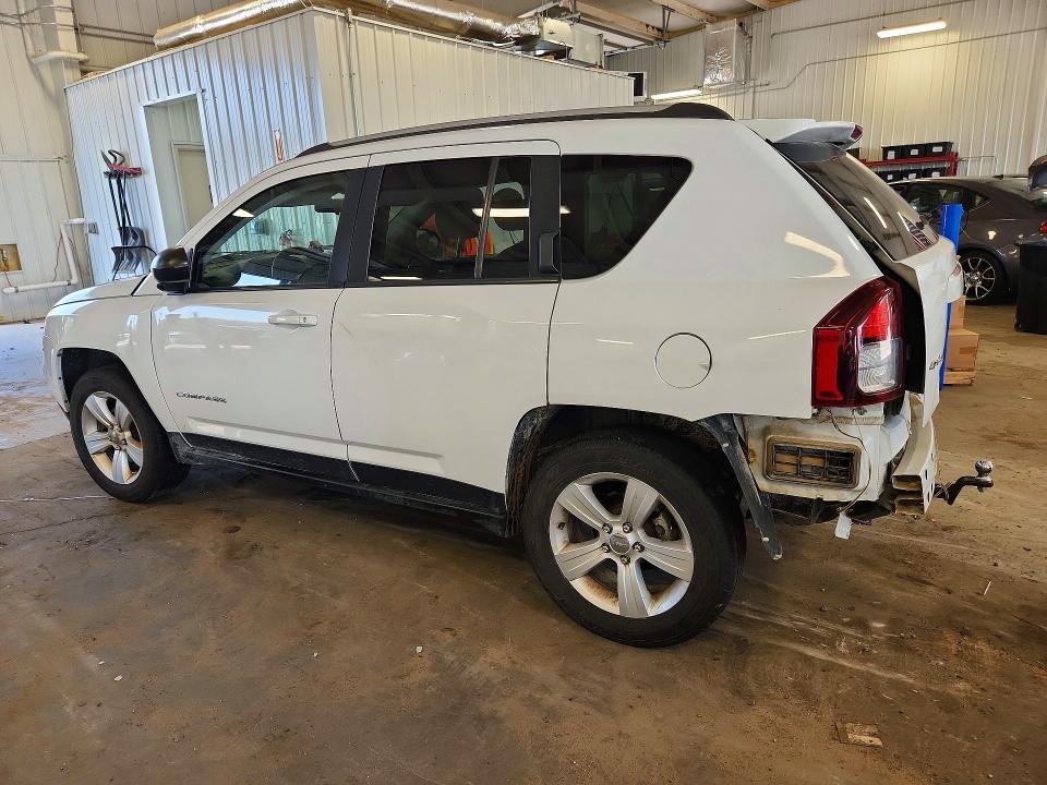 Снимка 2 от търг – 2015 JEEP COMPASS с VIN 1C4NJDBB8FD240245