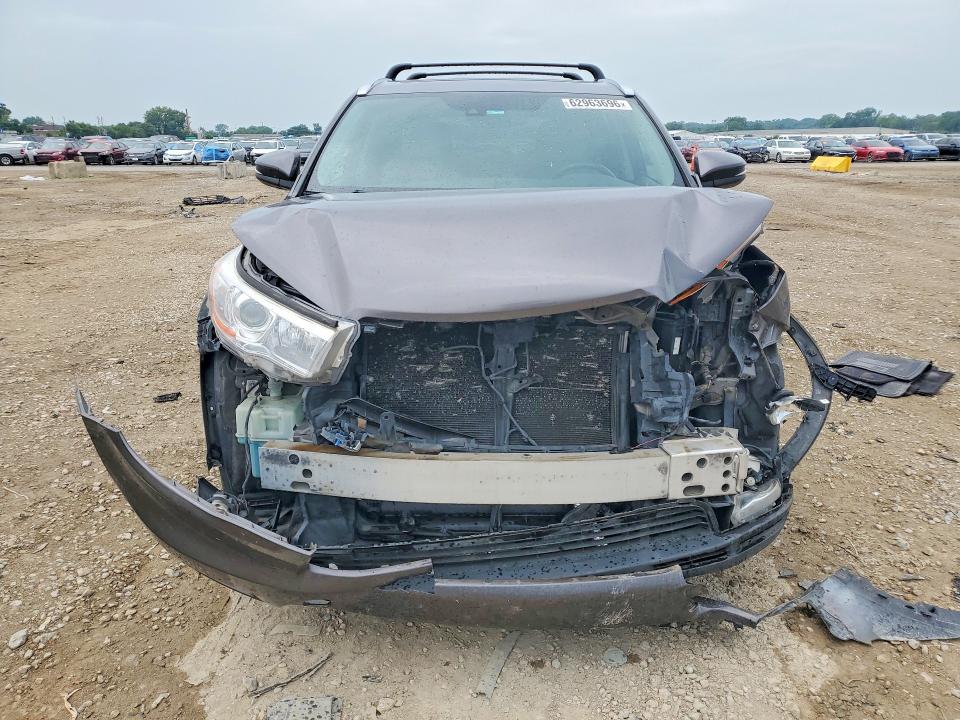 Photo 5 from auction – 2015 TOYOTA HIGHLANDER with VIN 5TDDKRFH0FS102482