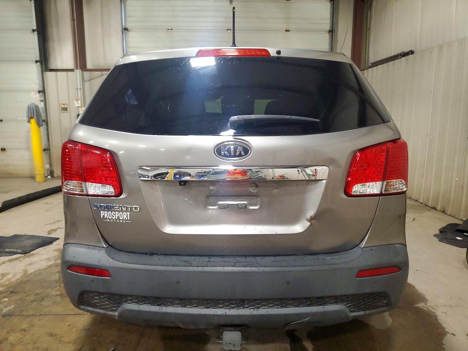 Photo 6 from auction – 2013 KIA SORENTO with VIN 5XYKT4A18DG386102