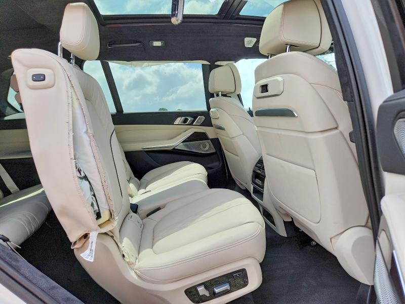Photo 11 from auction – 2025 BMW X7 with VIN 5UX23EM07S9W54448