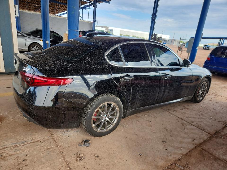 Photo 3 from auction – 2018 ALFA ROMEO GIULIA with VIN ZARFAEDN2J7570817