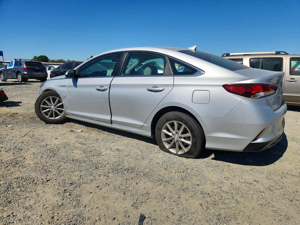Photo 2 from auction – 2019 HYUNDAI SONATA with VIN 5NPE24AF8KH793113