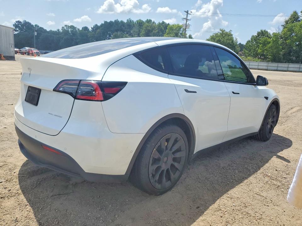 Photo 3 from auction – 2021 TESLA MODEL Y with VIN 5YJYGDEE5MF068361