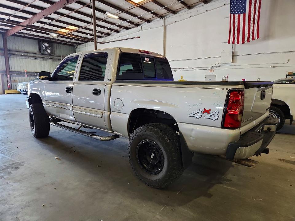 Photo 2 from auction – 2005 CHEVROLET SILVERADO with VIN 2GCEK13T951345812