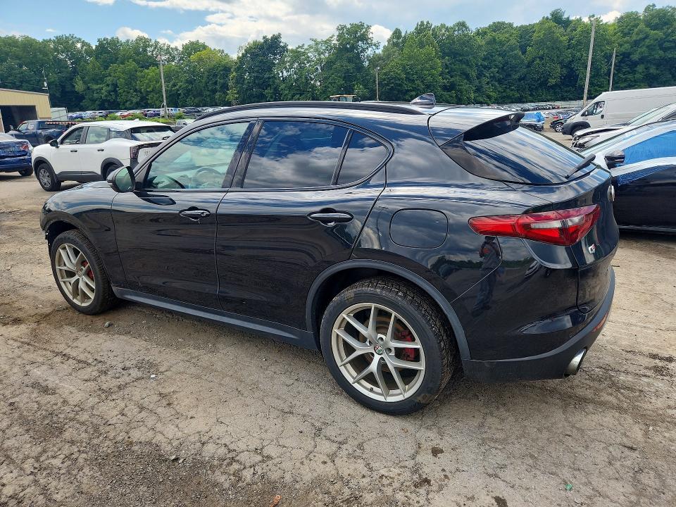 Photo 2 from auction – 2018 ALFA ROMEO STELVIO with VIN ZASFAKPN2J7B93031