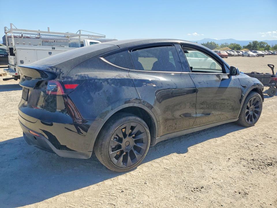 Photo 3 from auction – 2022 TESLA MODEL Y with VIN 7SAYGDEE9NF572948