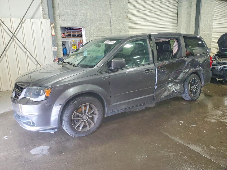 DODGE GRAND CARAVAN 2015 with VIN 2C4RDGCG3FR737513 - Photo from auction