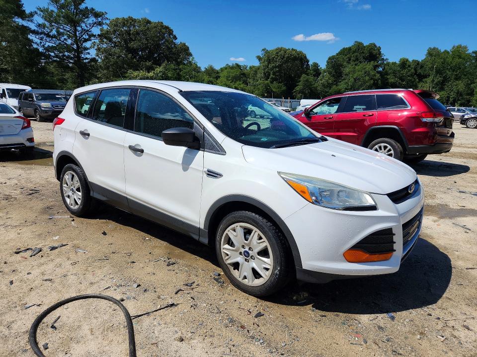 Photo 4 from auction – 2016 FORD ESCAPE with VIN 1FMCU0F76GUB44317